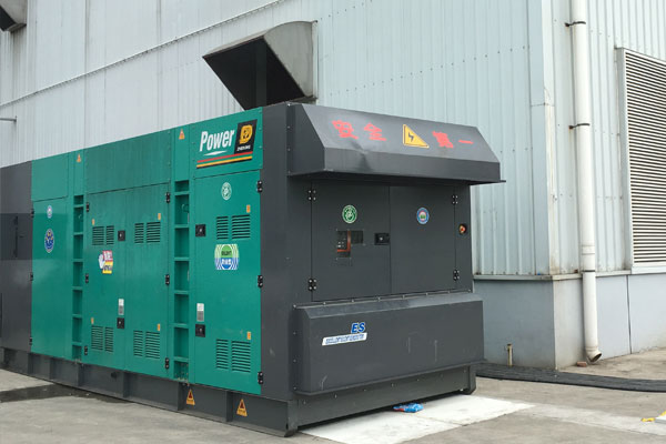 胡场镇燃油滤清器的更换流程是怎样的？